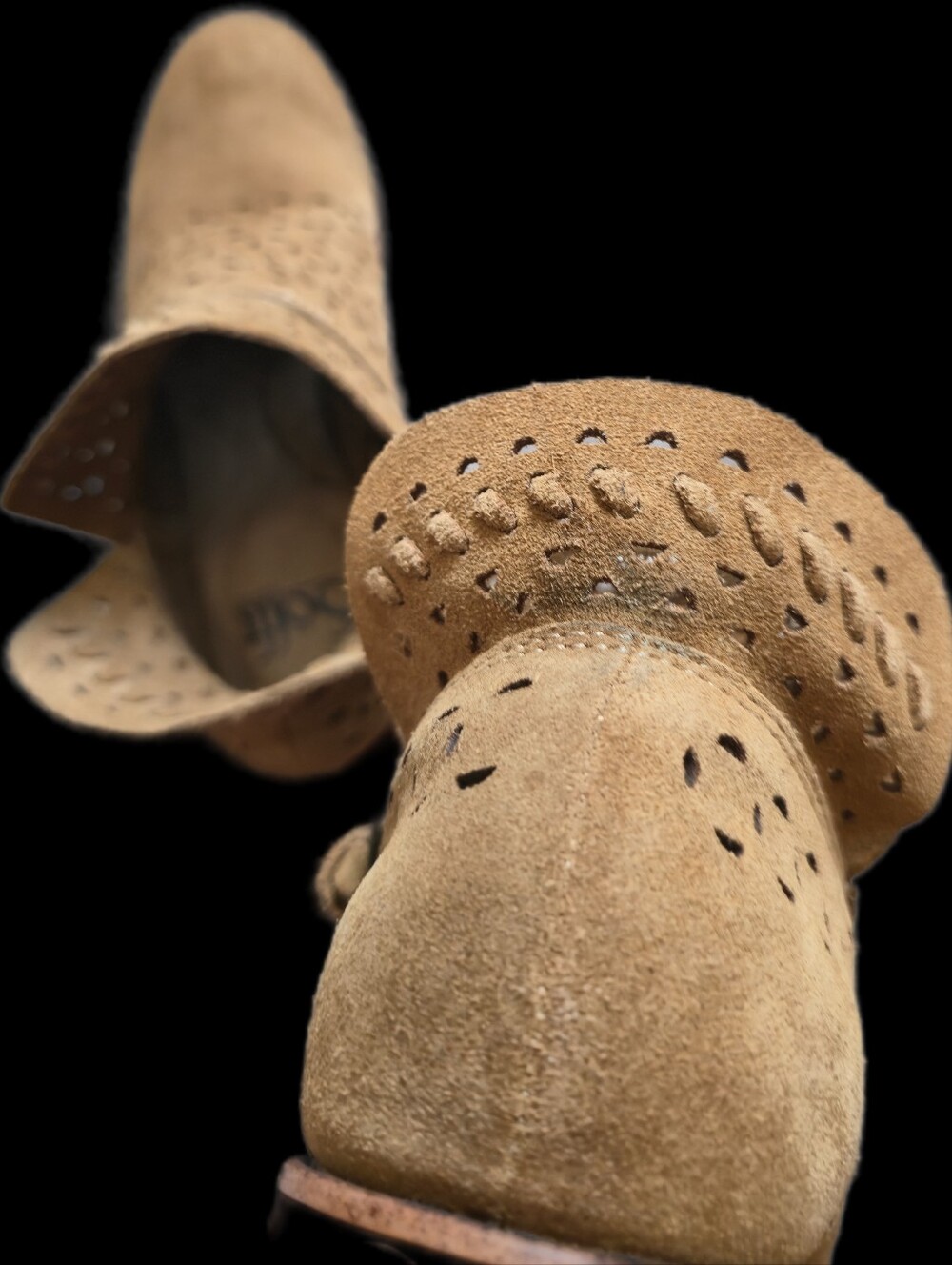 Sofft Bristow Tan Suede Laser Cut Ankle Booties Size 6M - Picture 16 of 16